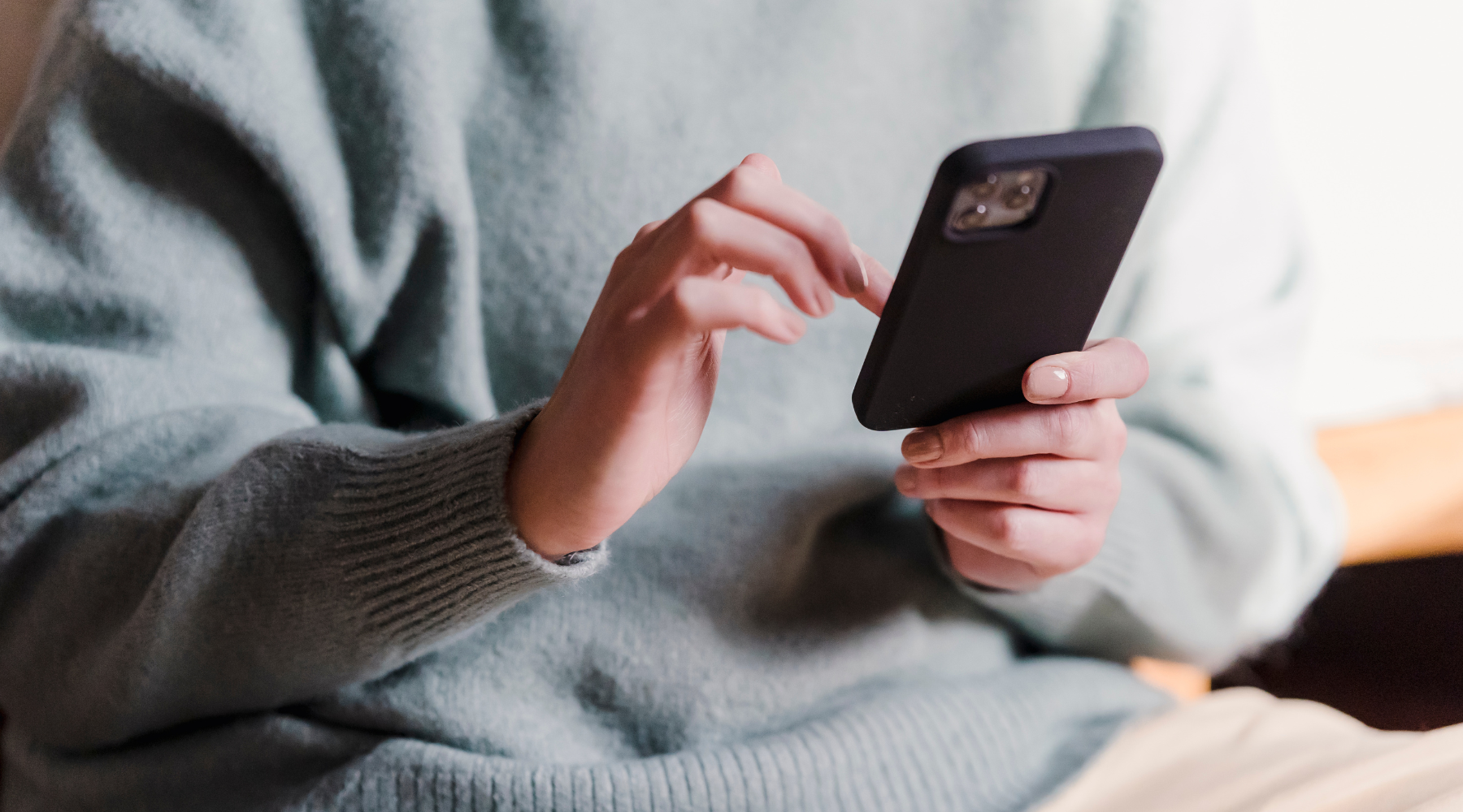User Experience Tester on Mobile Device User Experience Tester on Mobile Device